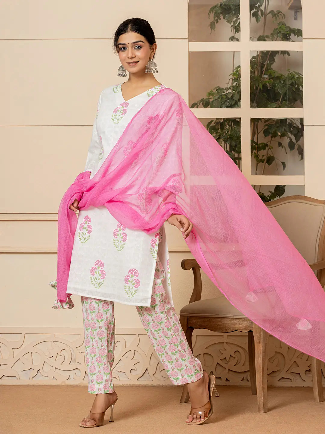 Yufta White And Pink Cotton Floral Print Kurta Dupatta Set