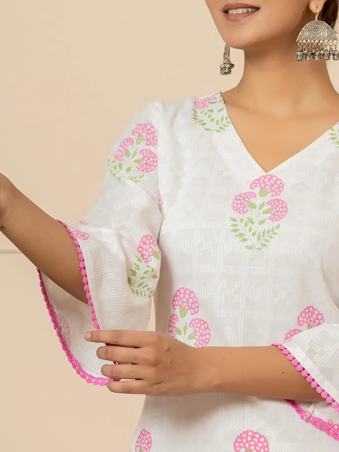 Yufta White And Pink Cotton Floral Print Kurta Dupatta Set