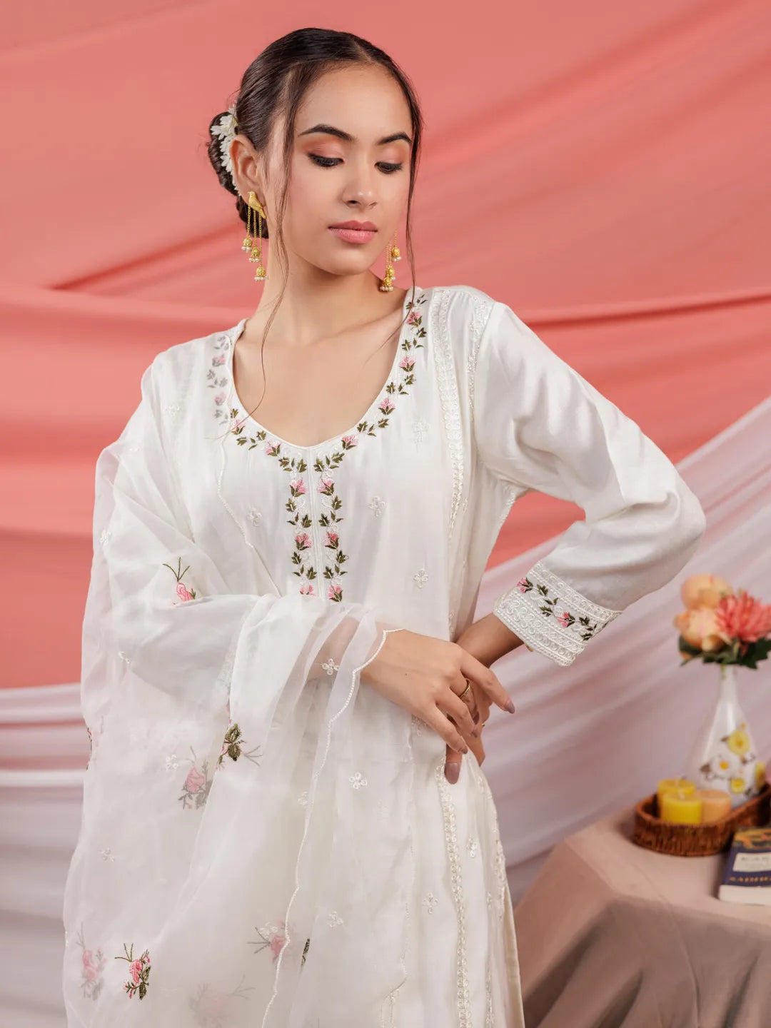 Yufta White Embroidered Kurta Dupatta Pant Set