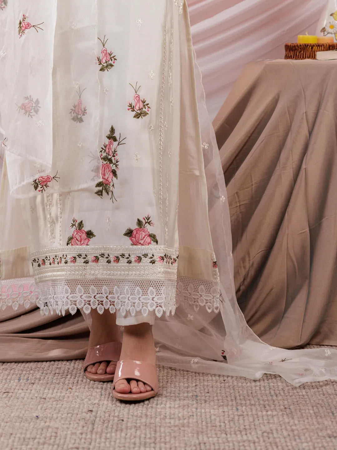 Yufta White Embroidered Kurta Dupatta Pant Set