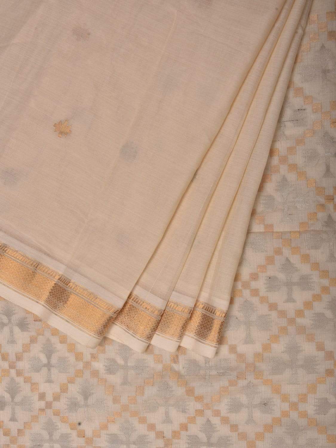 White Uppada Cotton Handloom Saree with Jamdani Pallu Design - Global Threads