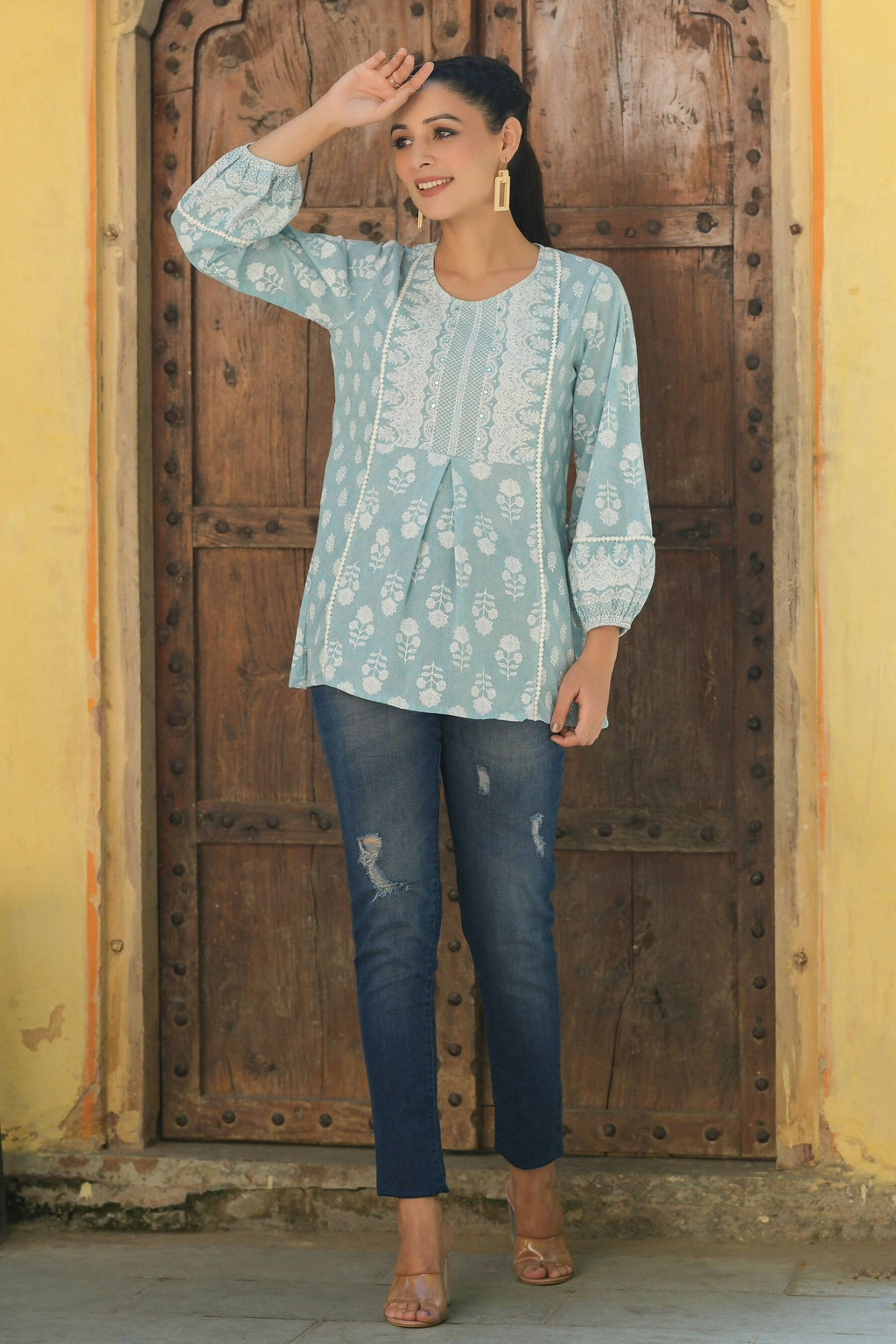 Juniper Women's Skyblue Cambric Placement Floral Printed Tunic