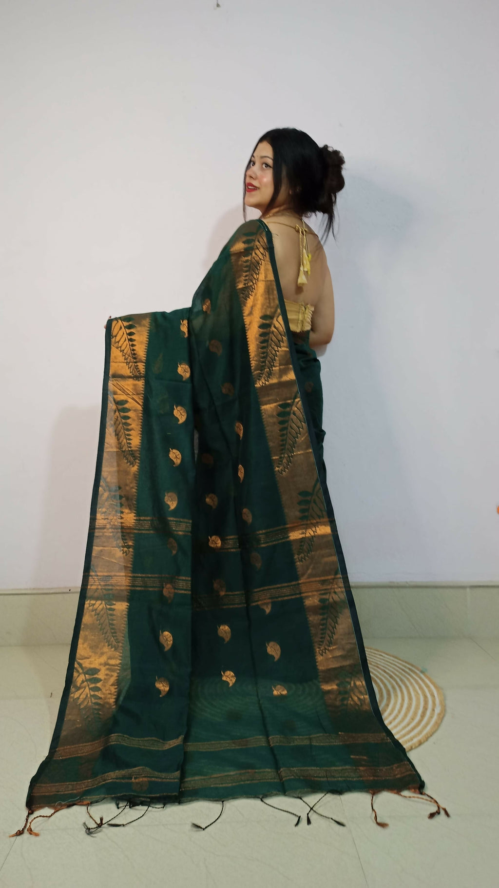 Exclusive Collection Beautiful Purssion Green Cotton Silk Woven Handloom Saree With Running Blouse Piece