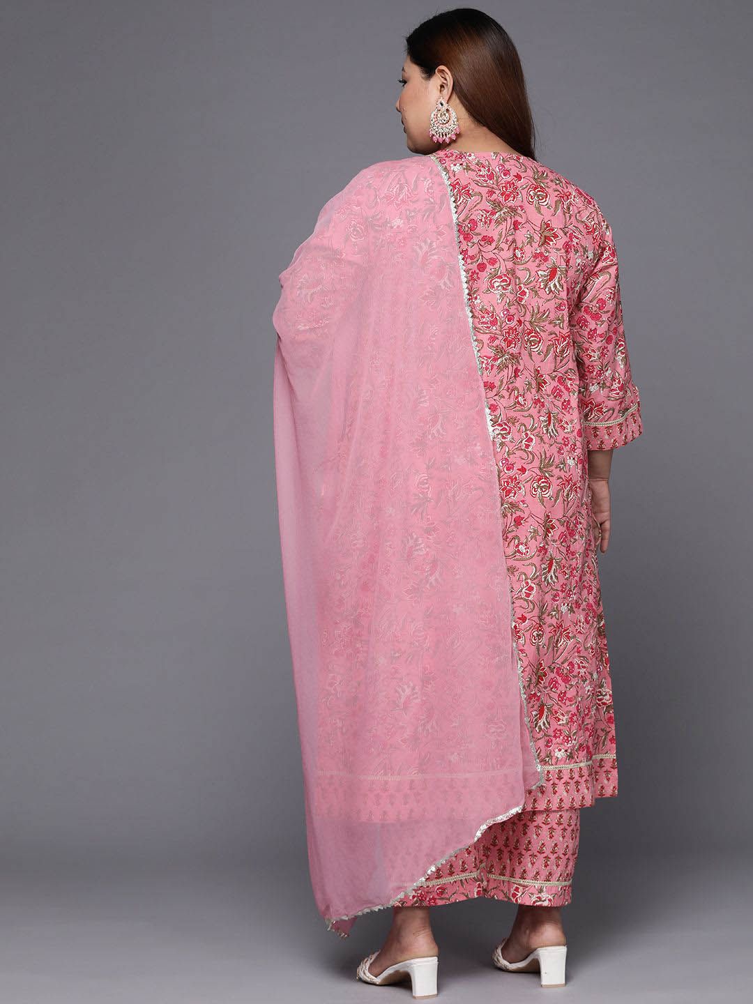 Sztori Plus Size Floral Printed Gotta Patti Cotton Straight Kurta & Trousers With Dupatta