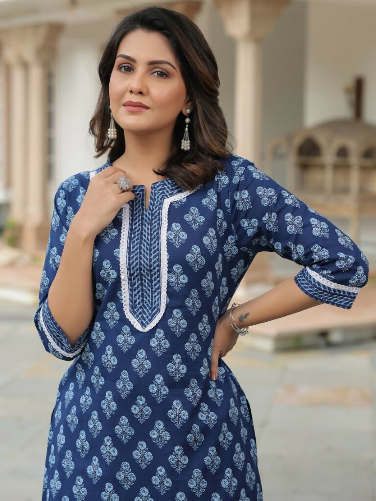 Aramya Straight Soft Cotton Floral Print Women's Kurta Set - Blue