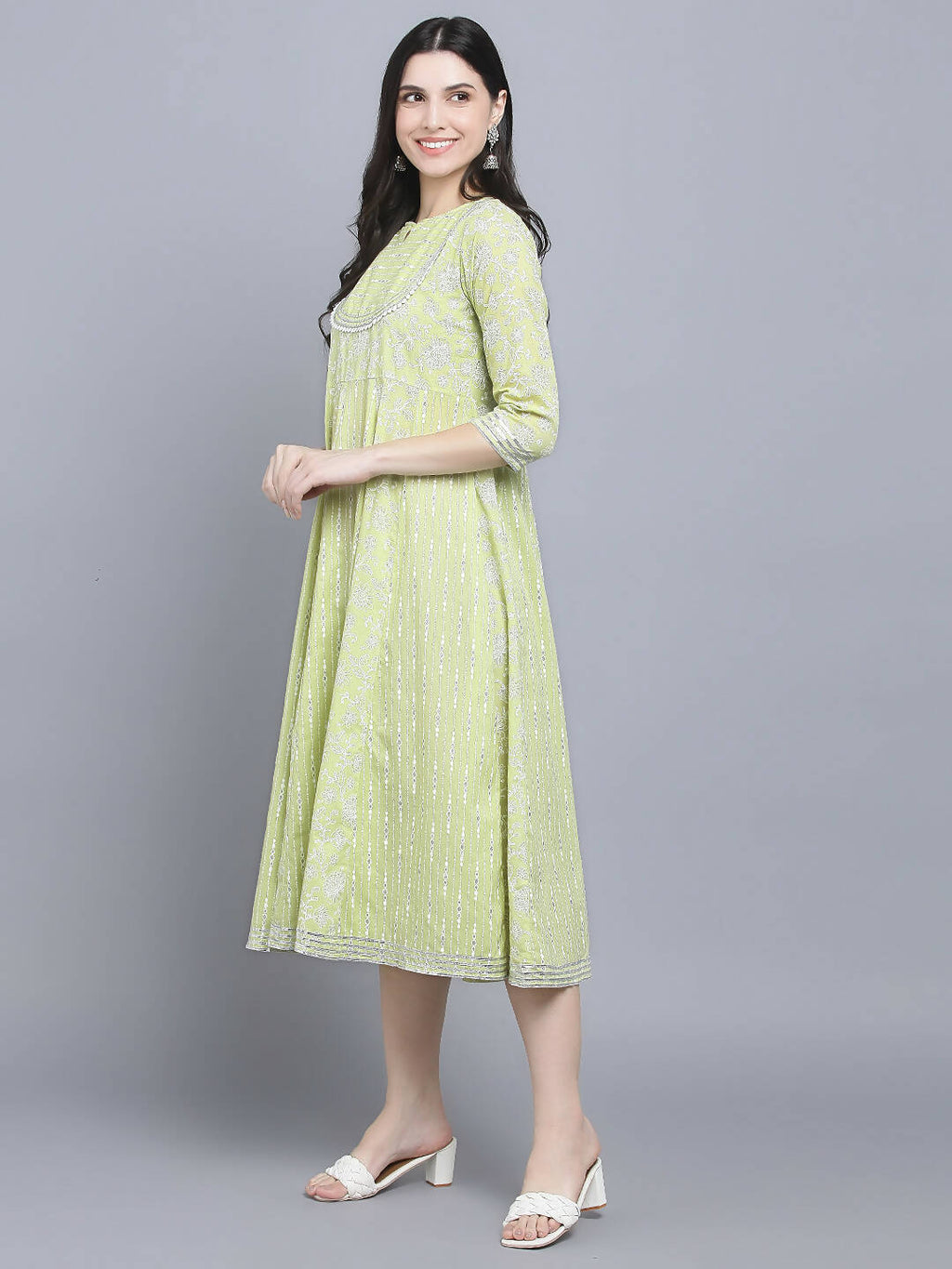 Myshka Women's Green Ethnic Motifs A-Line Midi Dress