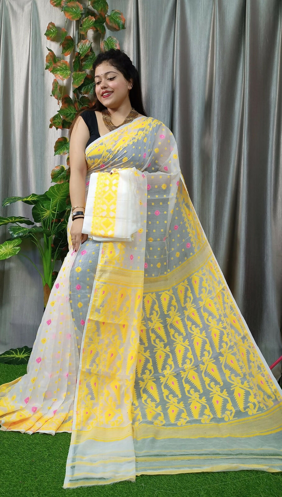 Exclusive Collection Off White Beautiful Jamdani Collection Saree
