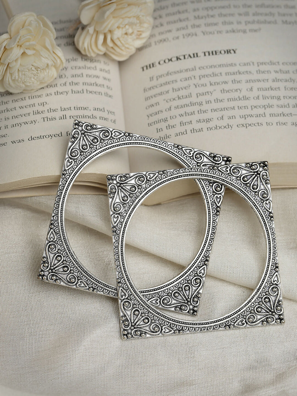 NVR Women's Set of 2 Silver-Toned Oxidized Square Shaped Bangles