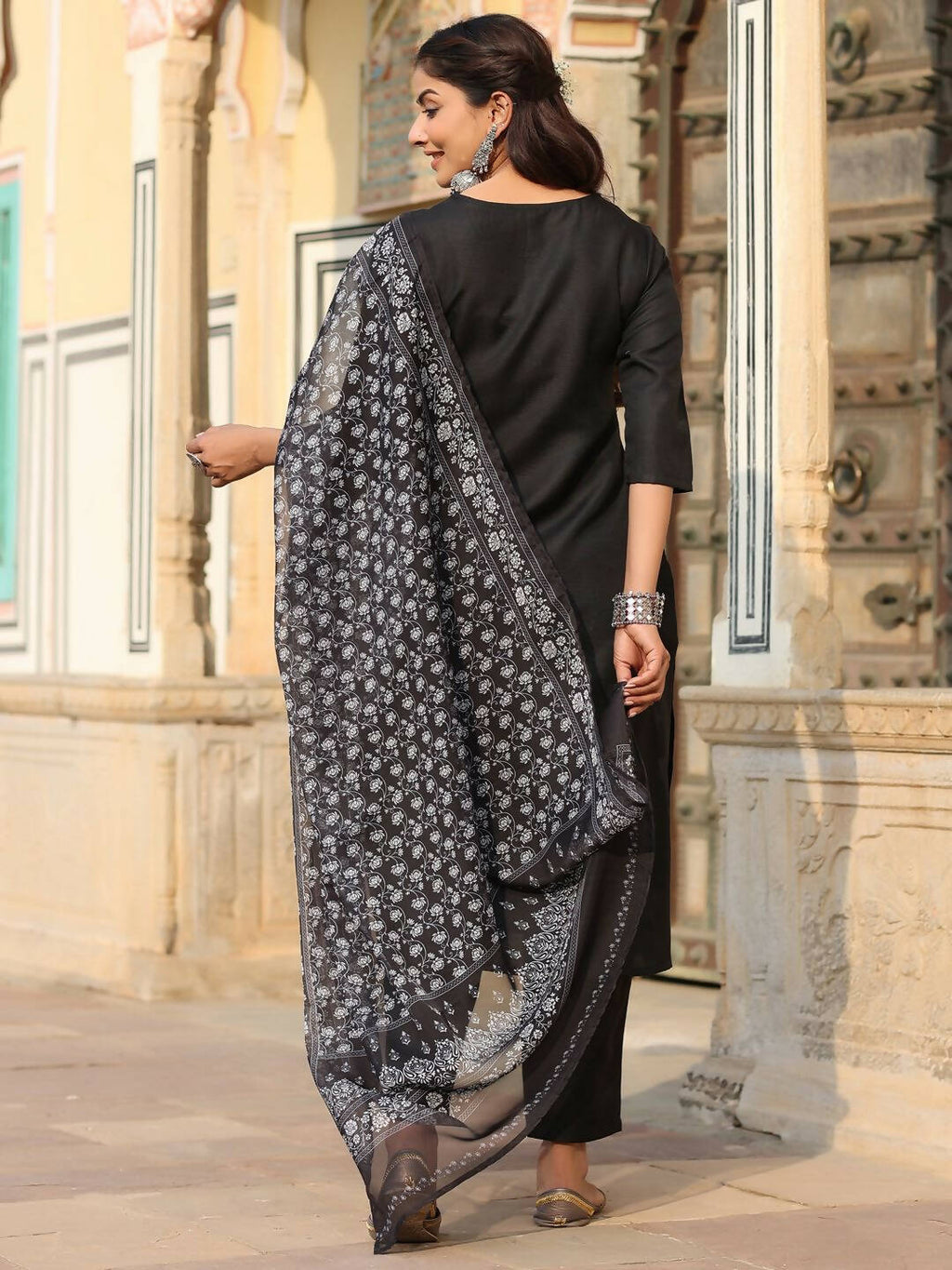 Juniper Women's Black Silk Solid Embroidered Kurta Set