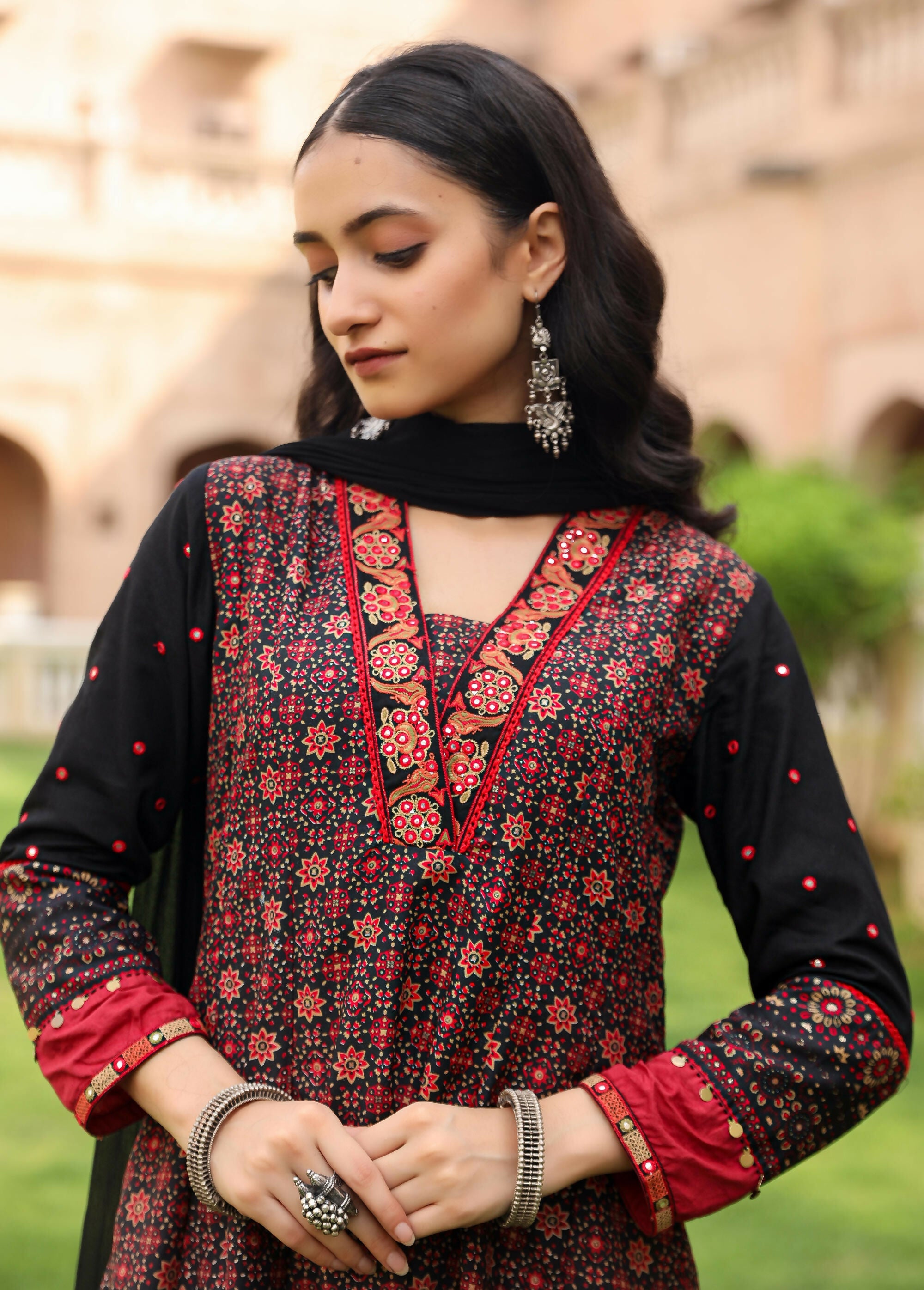 Juniper Women's The Mahautsavam Black Ethnic Motif Printed Muslin Kurta Pant And Dupatta With Thread & Mirror Work