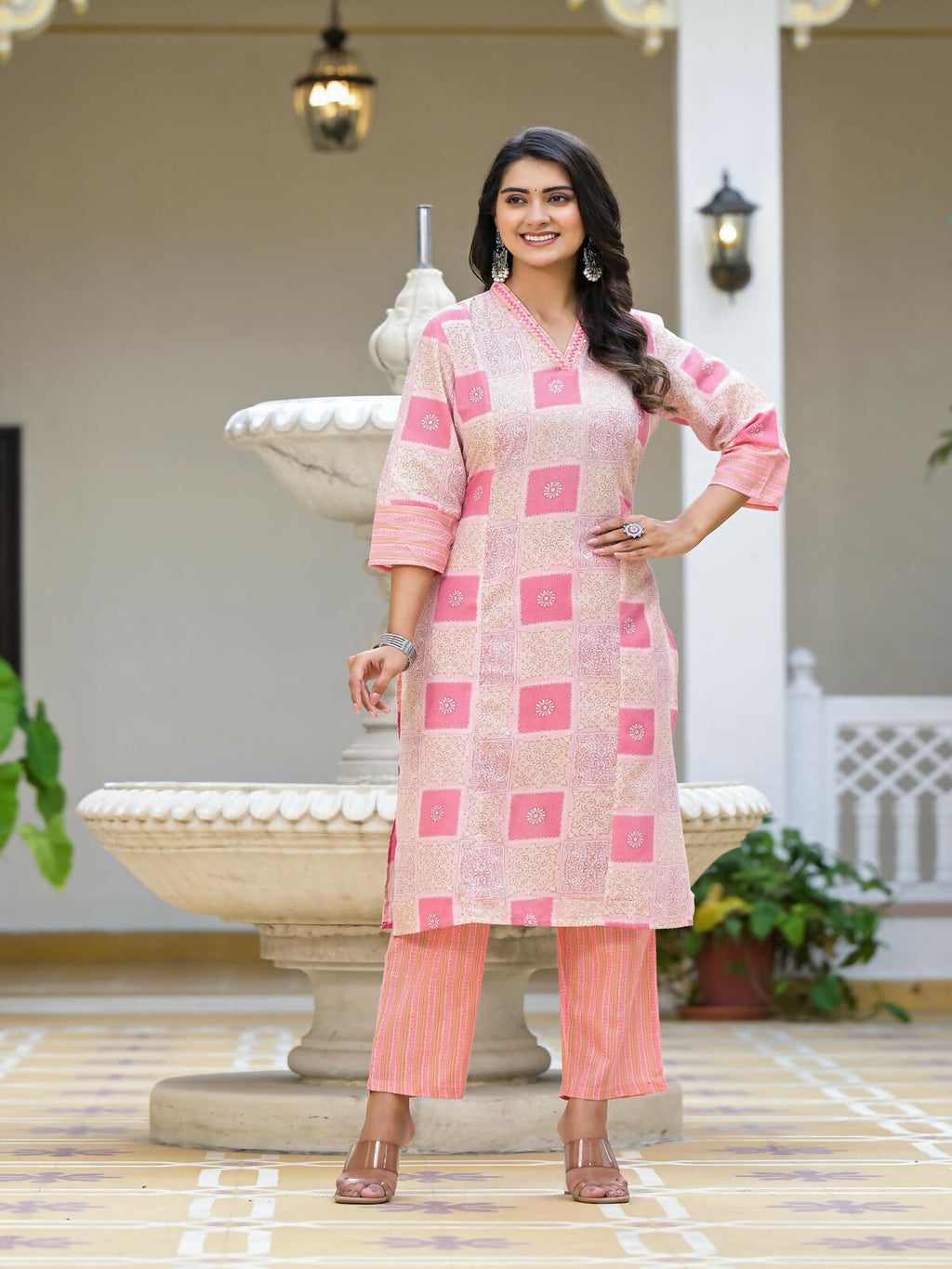 Juniper Women's Pink Floral Printed Cotton Kurta Set With Thread Work
