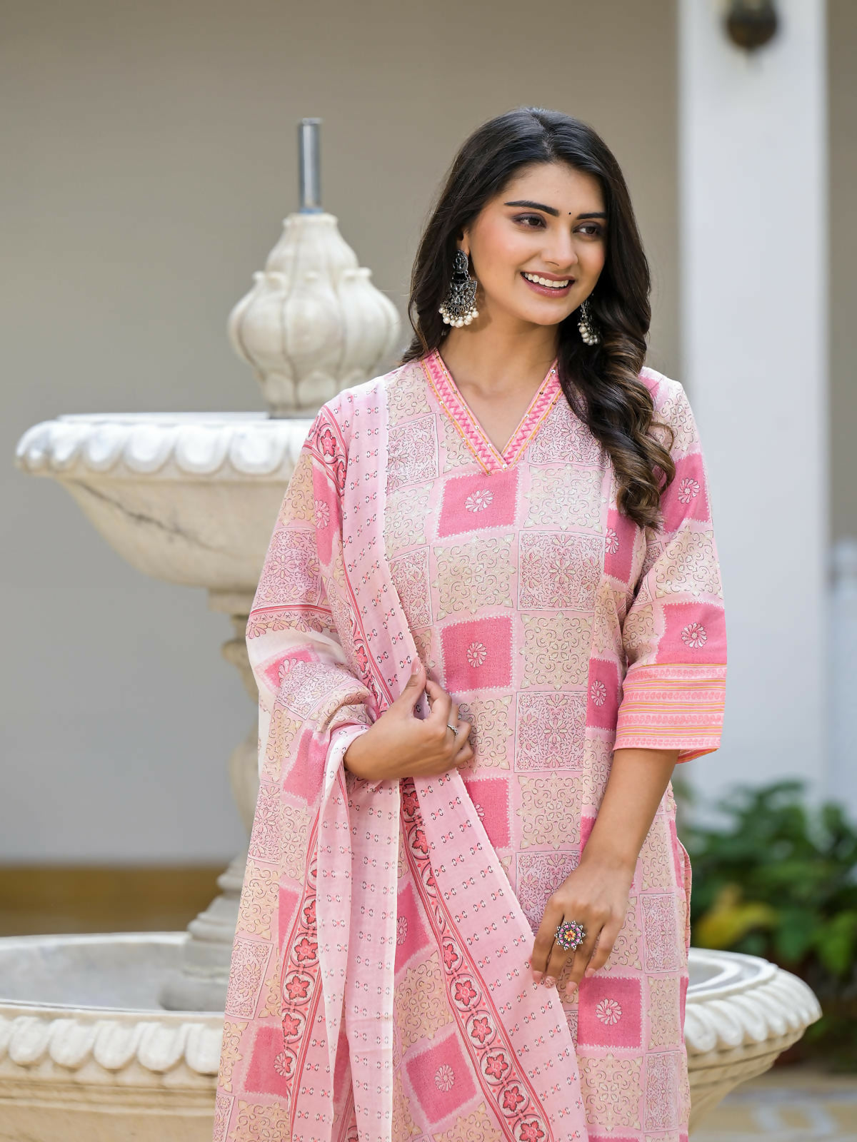 Juniper Women's Pink Floral Printed Cotton Kurta Set With Thread Work
