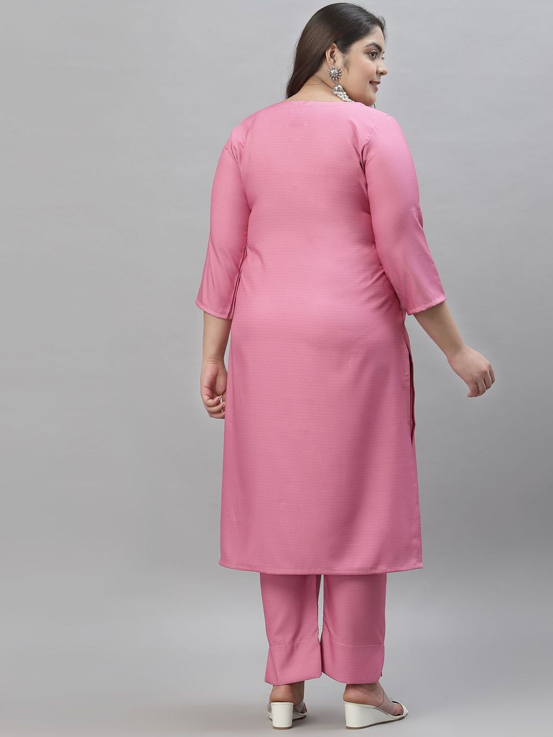 Sztori Plus Size Floral Printed Straight Kurta with Trousers