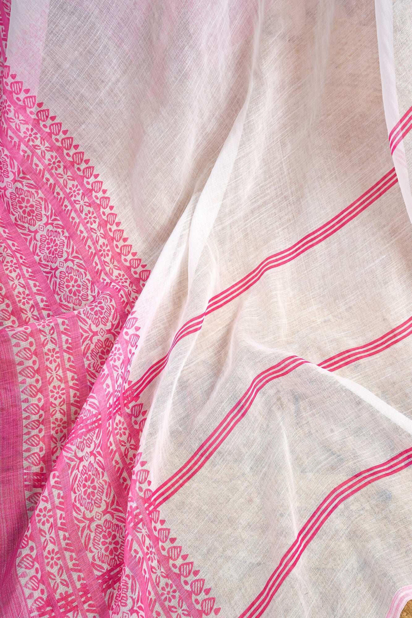 Vastranavya White Digital Printed Linen Ready To Wear Designer Saree with Unstitched Blouse