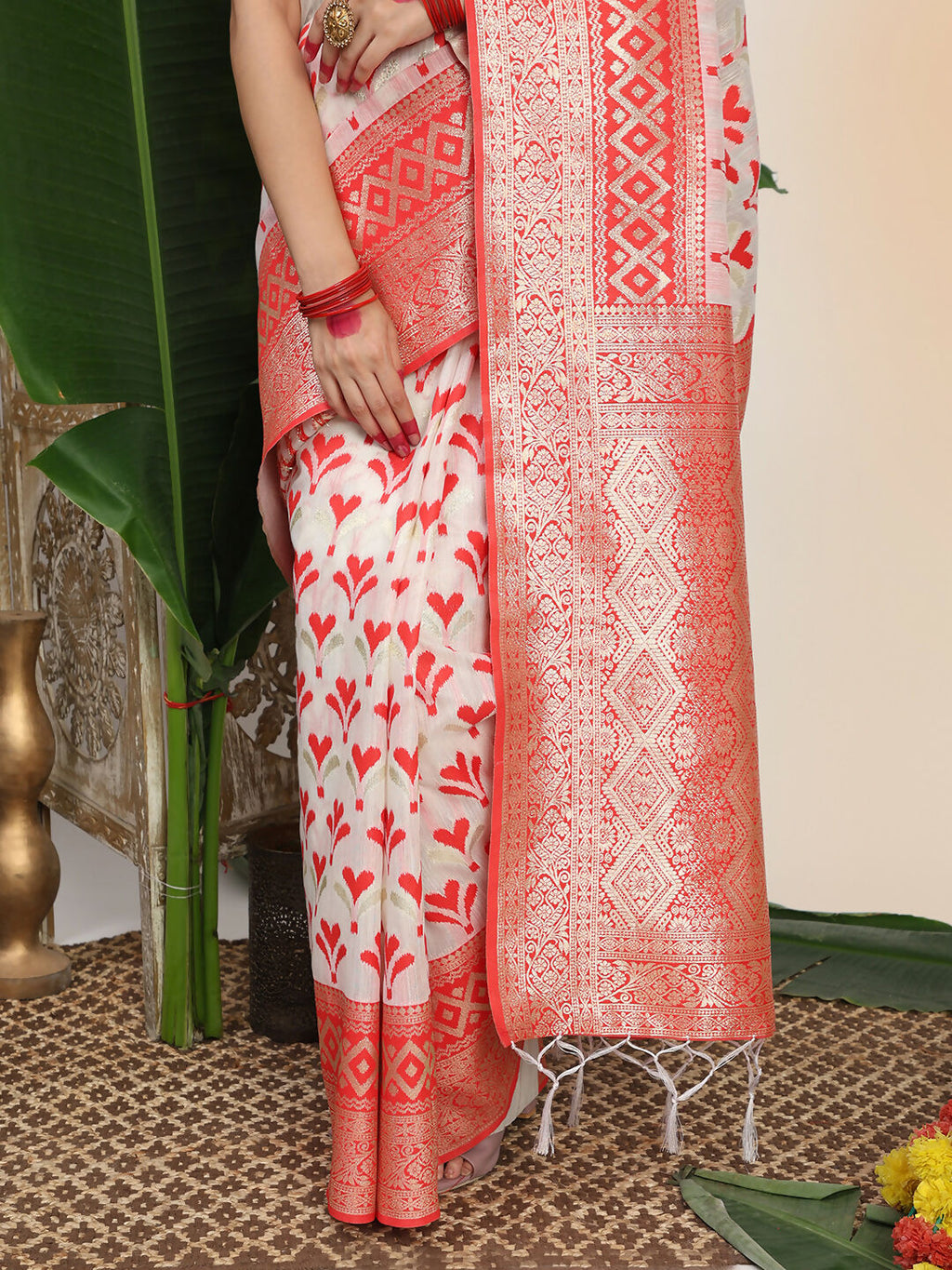 Shree Shyam Fashion Linen Cotton Red & White Saree