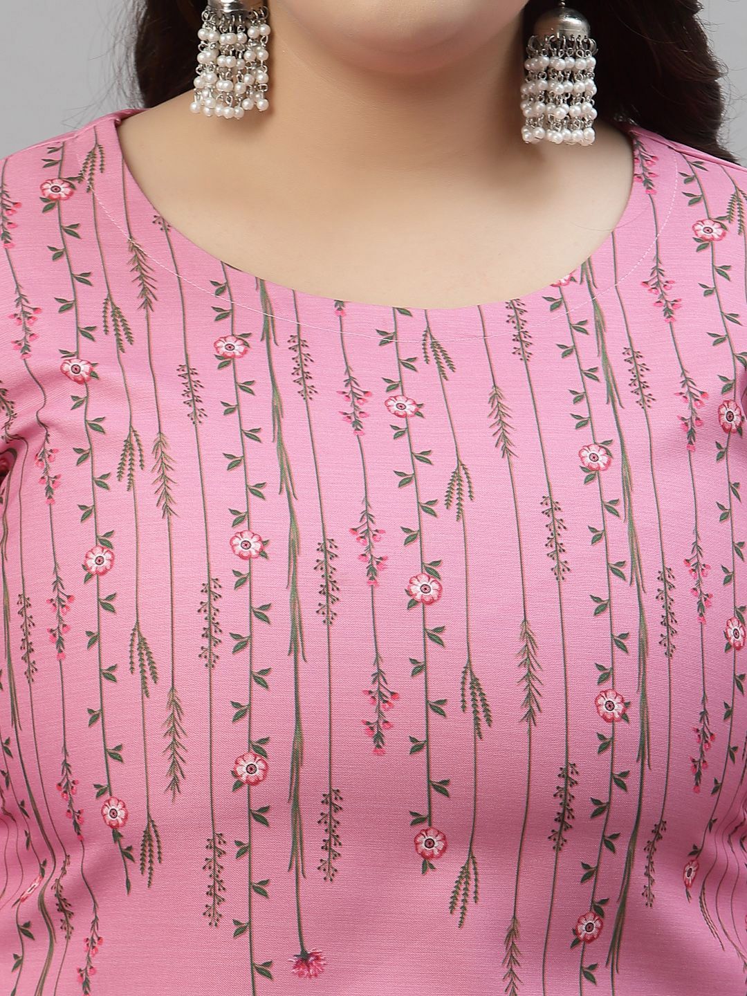 Sztori Plus Size Floral Printed Straight Kurta with Trousers