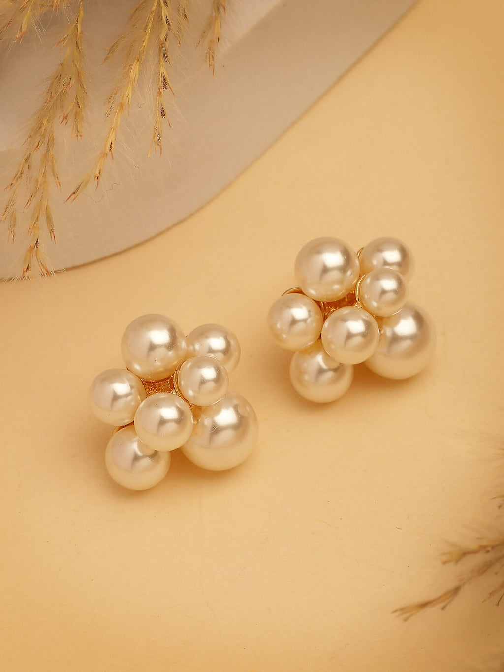 NVR Women's Rose Gold Pearl Rose Gold-Polished Circular Studs Earring
