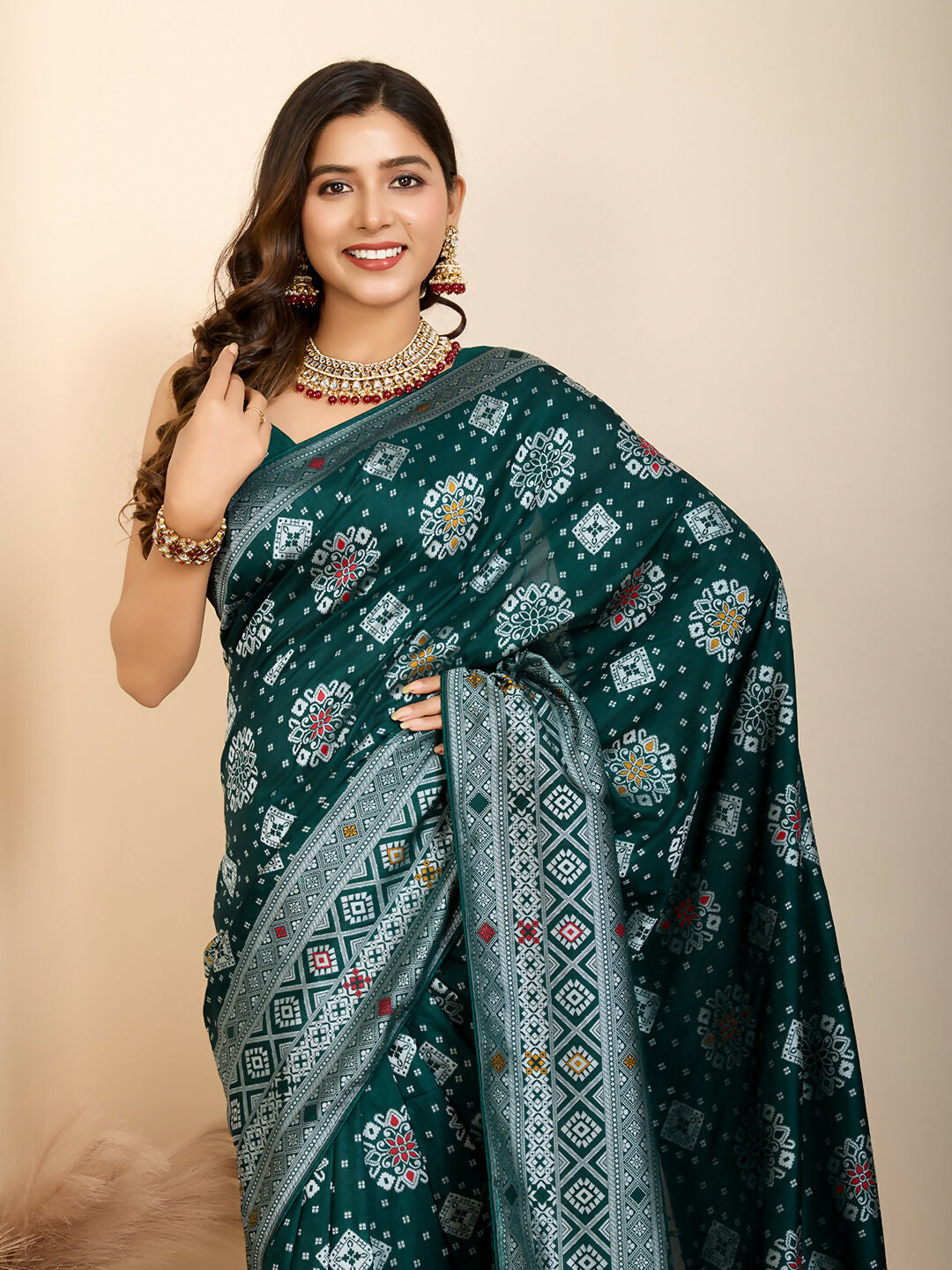 Green Soft Silk Woven Meenakari Designer Saree - Vedanti
