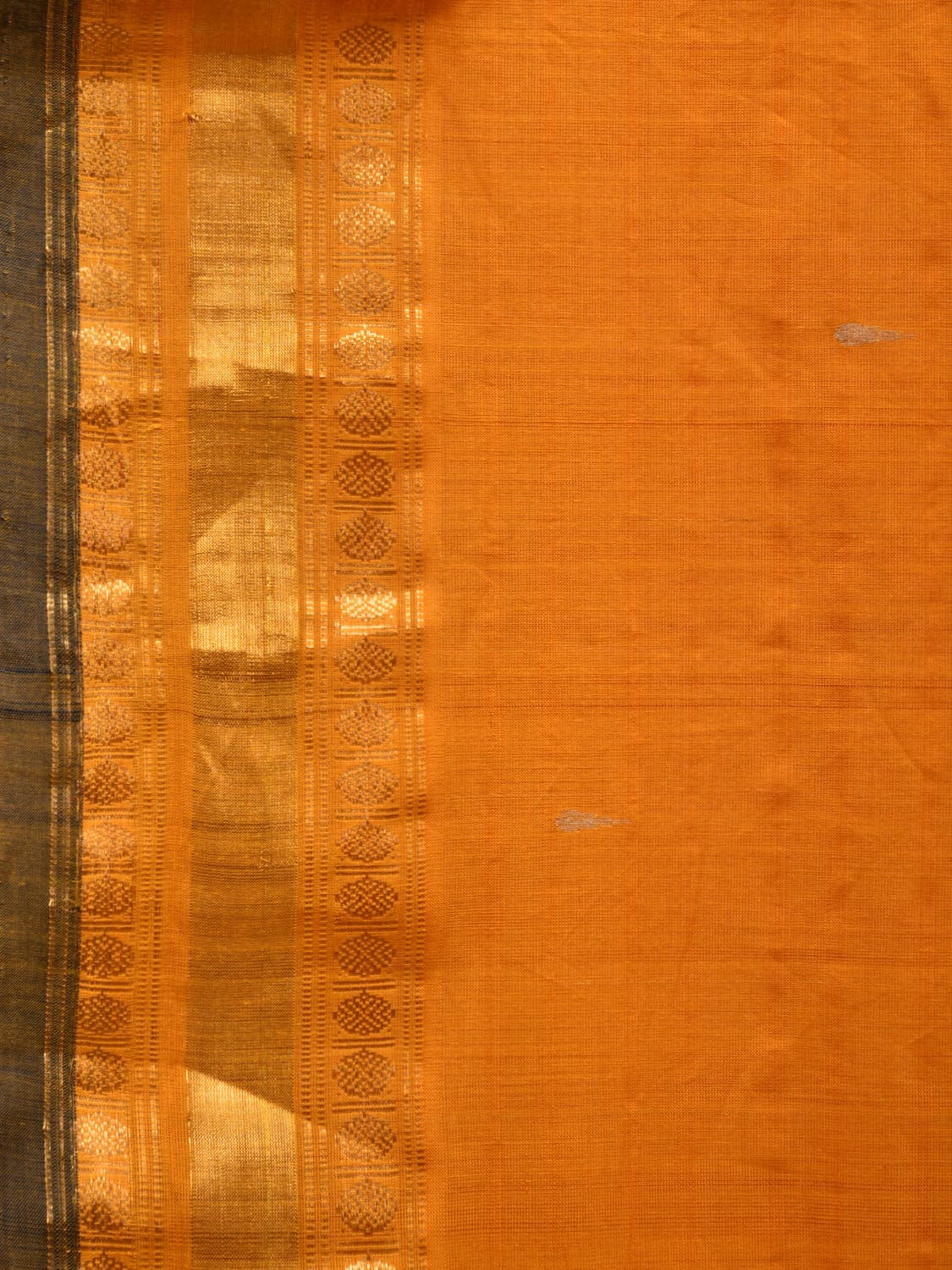 Yellow Uppada Cotton Handloom Saree with Karpur Pallu Design - Global Threads