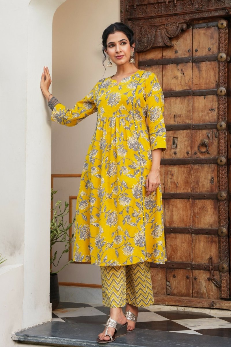 Aramya Anarkali Soft Cotton Gold foil Print Women's Kurta Set - Yellow