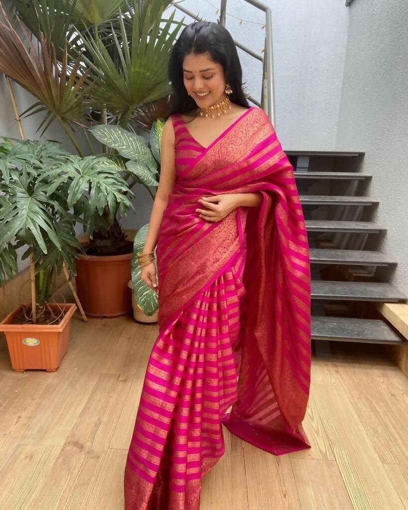 DEIANA'S Beautiful Designer Golden zari Soft Lichi Silk Saree - Pink