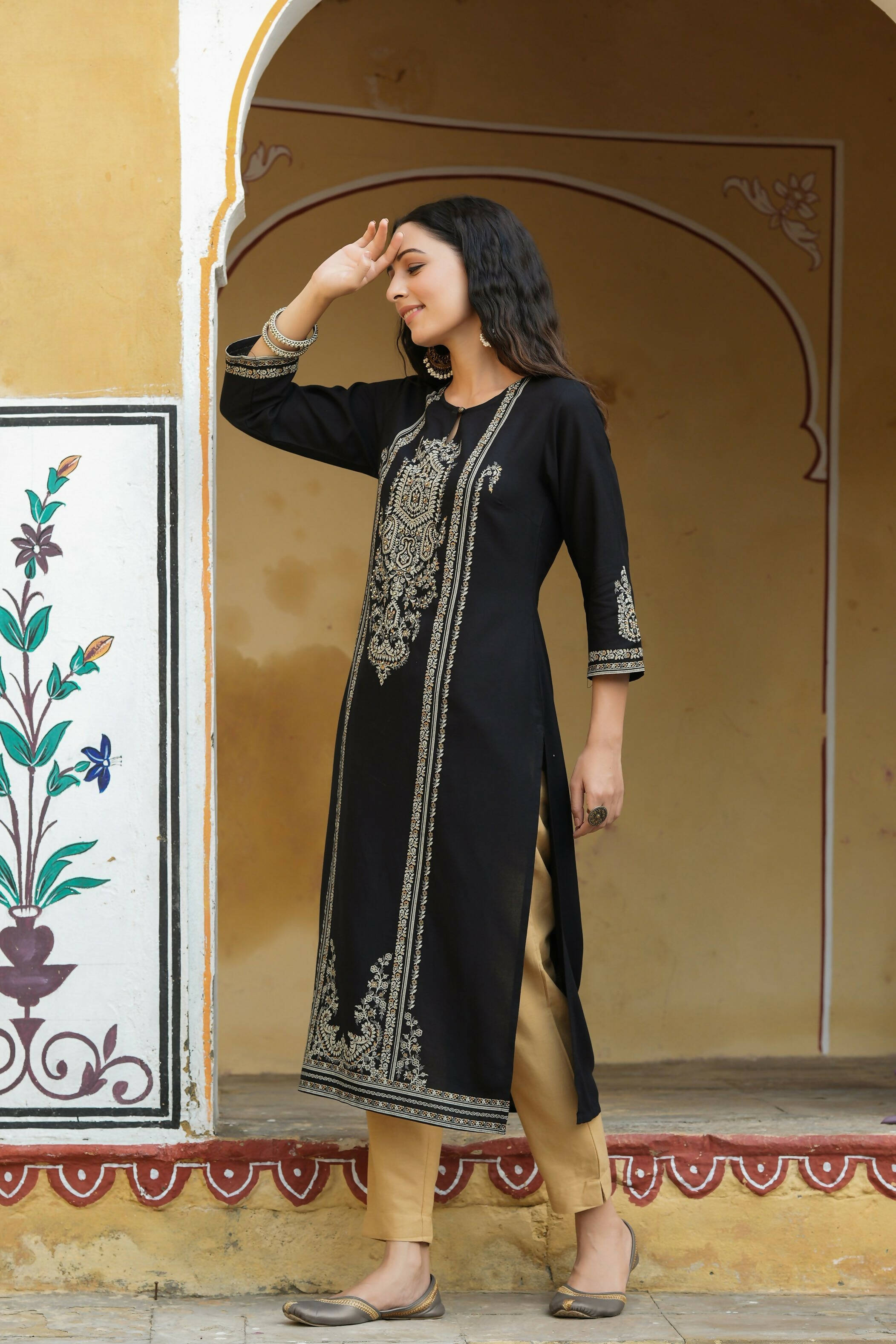 Juniper Women's Black Rayon Printed Straight Kurta