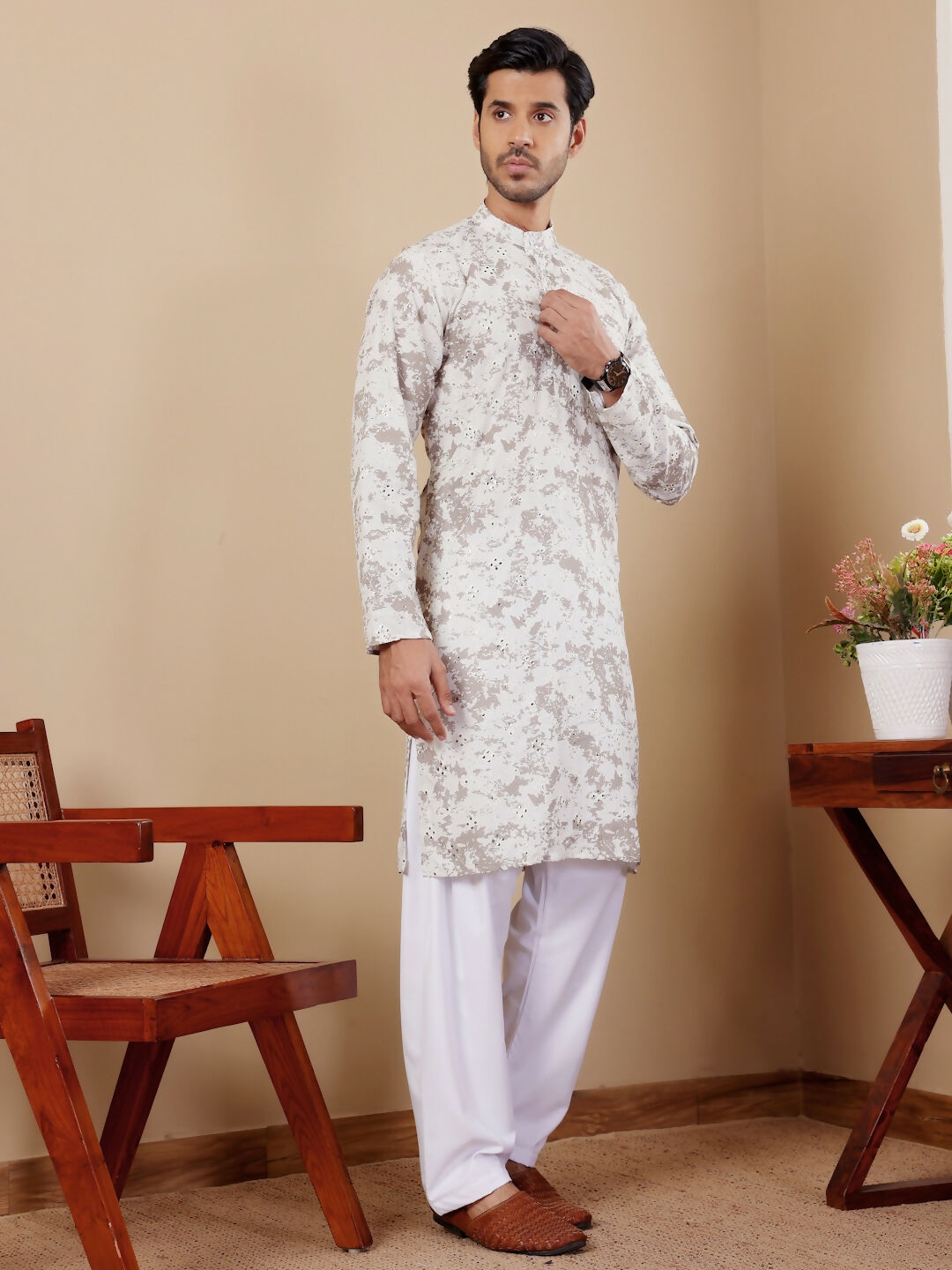 Off white Viscose Designer Embroidery Work Men's Rajwadi Kurta Set - Mahotsav
