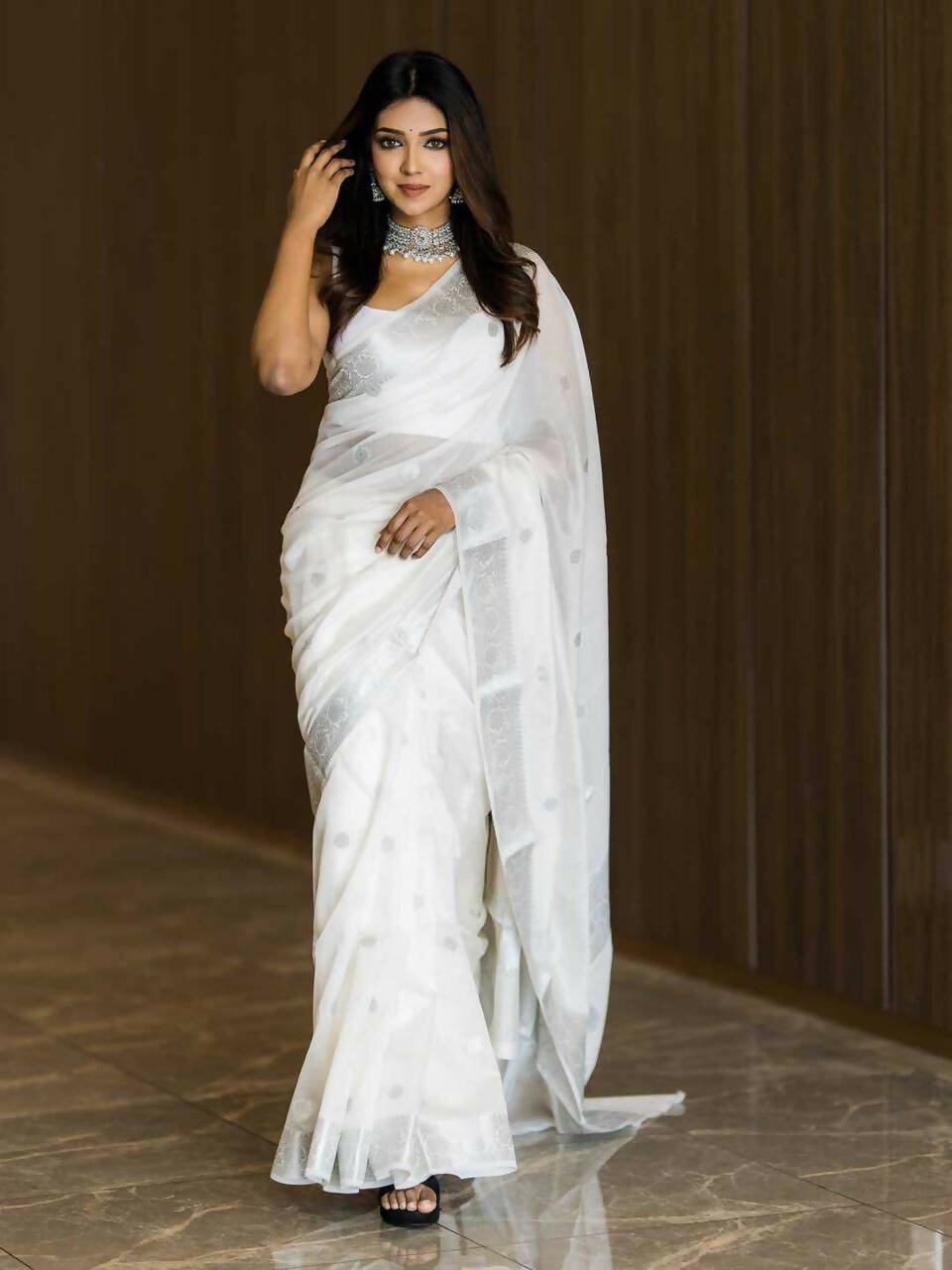 DEIANA'S Beautiful Designer Golden zari Soft Cotton Saree - White