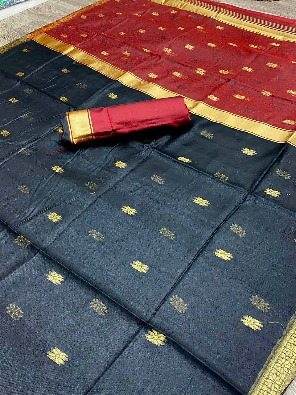 DEIANA'S Beautiful Designer Golden zari Soft Cotton Saree - Navy Blue