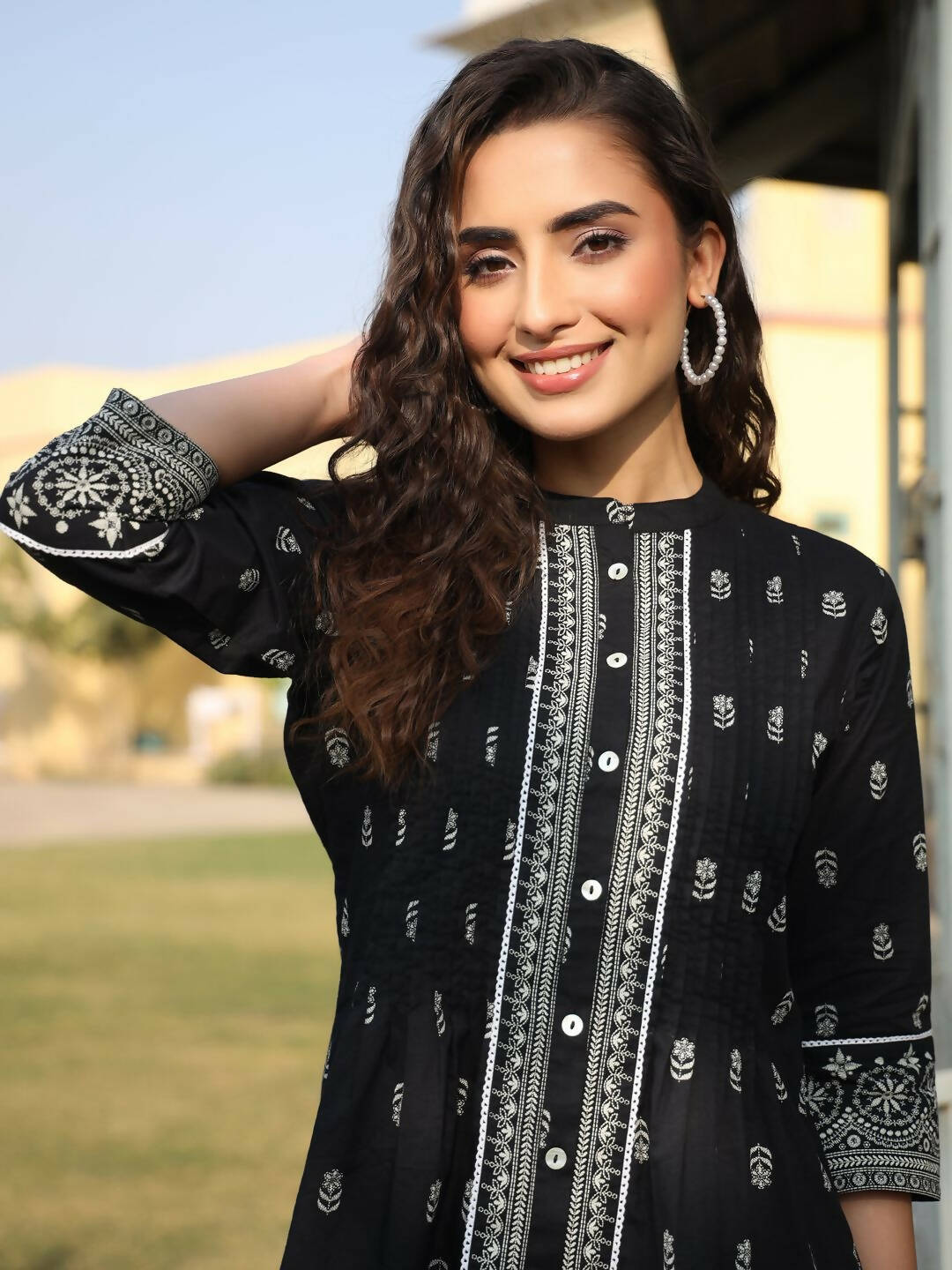 Juniper Women's Black Cambric Floral Printed Tunic