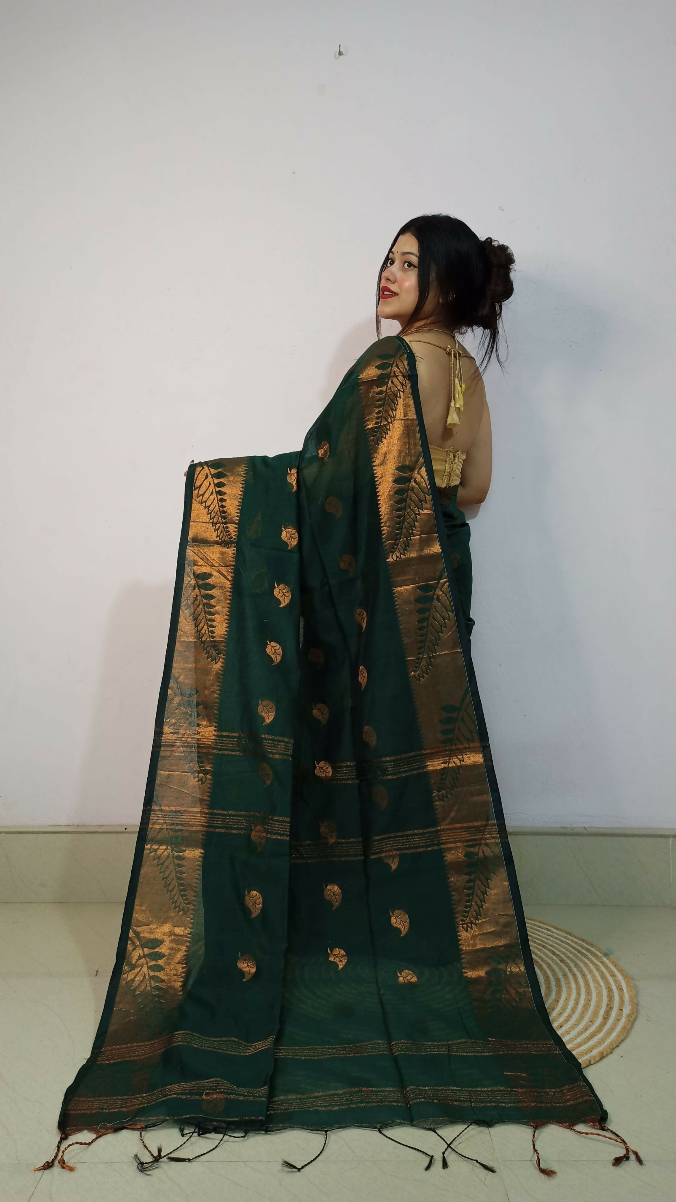 Exclusive Collection Beautiful Dark Green Cotton Silk Woven Handloom Saree With Running Blouse Piece